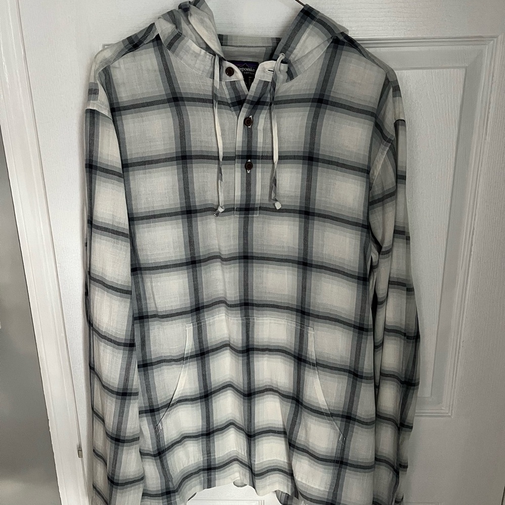 Patagonia 3-button light hoodie